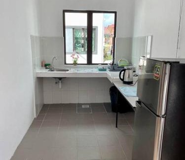 Jenjarom House | Inderaloka Villa 23A Free Parking