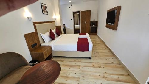 Shillong Hotel | INDIANA HILLS
