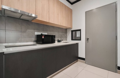 Taman Pertama Apartment | IndoChina Chic 3BR @ MVertica | MRT+Netflx+Carpark