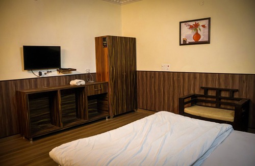 Bullawala Hotel | Indulge in the ultimate retreat, where paradise awaits you at every turn.