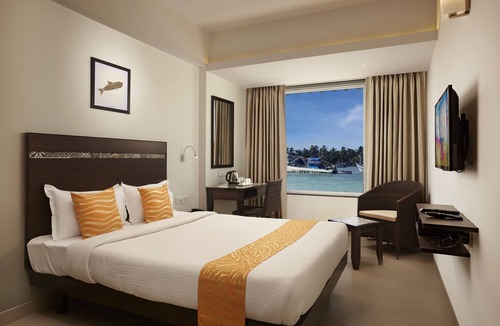 Velim Hotel | Indy Waterfront Resort