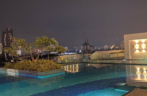 Sentul Apartment | Infinite Pool! Room in Kuala Lumpur
