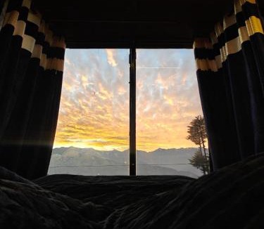 Mohal Hotel | INFINITY OTH Cafe and Stays