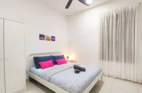 Bandar Kinrara Apartment | Infinity Pool@10 Kinrara - Pavilion near LRT& Sunway