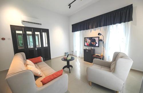 Ayer Keroh Villa | Infinity Retreat Home 5BR 12-15pax BBQ-SemiD