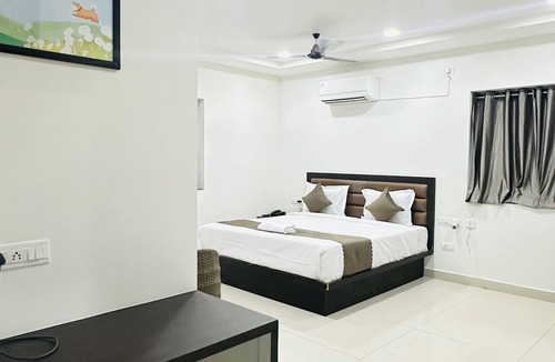 HITEC City Hotel | Innzoy Comforts