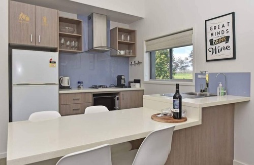Pokolbin Villa | Ironbark Hill Villa 5 - Vermentino