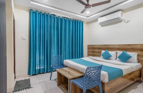Jubilee Hills Hotel | iROOMZ Hotel Ritzy Grand