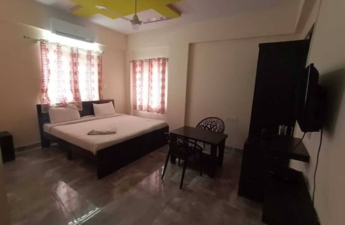 Bengaluru Hotel | iROOMZ S V Comforts