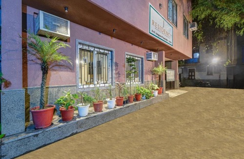 Jangpura Hotel | J Residency with Free Pickup from Nizamudin Railway Station 12 PM TO 6 PM