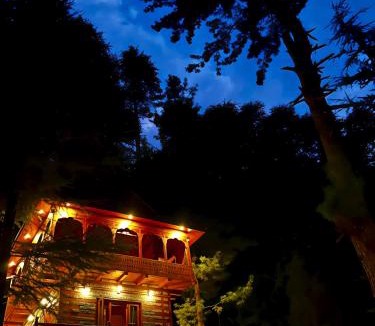 Manali Ski Chalet | Jana Trails - Kath Kuni Duplex Chalet with Valley View