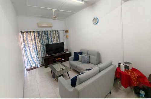 Durian Tunggal House | Janet
