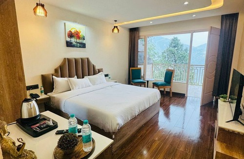 Dalhousie Hotel | Jasmine Hotel Mall Road Dalhousie