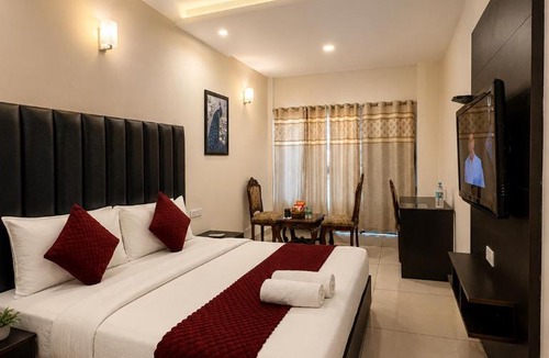 Zirakpur Hotel | JB Residency Hotel & Banquets ! Top Rated Family Hotel in Chandigarh Tricity