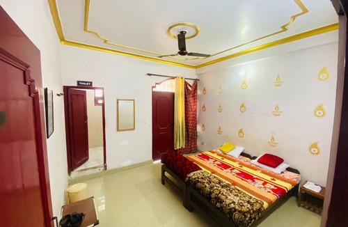 Mohangarh Hotel | JC Guest house It is located in Lucknow. there are many facility are available.