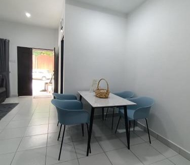 Teluk Kumbar Apartment | Jemput Rezeki Homestay