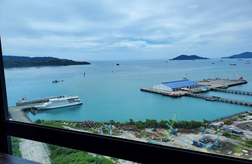 Kota Kinabalu Condo | Jesselton Quay is a Condominium in Kota Kinabalu Offering a Private Pool