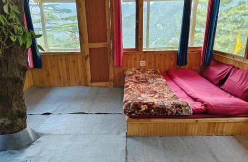 Banjar Ski Chalet | Jibhi Pine Nature Tree house