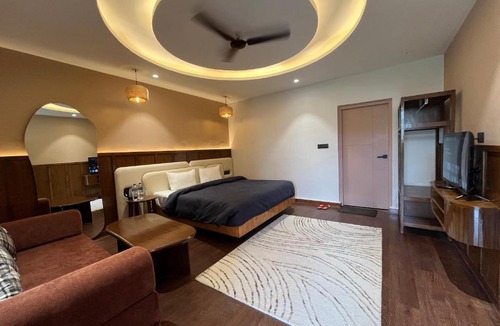 Bhimtal Hotel | Joeys by the Lakeside, Bhimtal