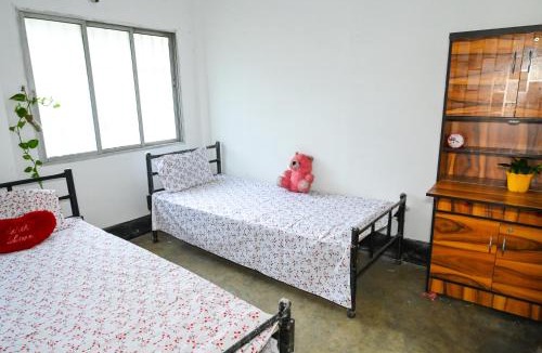 Beltola Bed & Breakfast | JONAKI Hostel