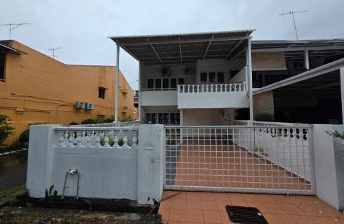 Taman Kota Laksamana House | Jonker Home 2 Walking Distant to Banda Hilir