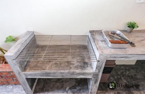 Taman Kota Laksamana House | Jonker Street Swimming Pool with Karaoke Villa - Not Only Stay