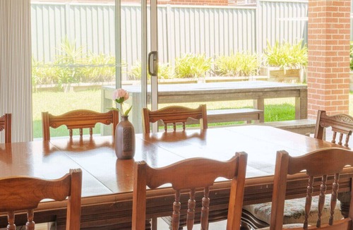 Jordan Springs House | Jordan Springs Close to Park & Supermarket