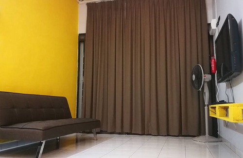 Taman Bercham Aman House | Josh's Garage 2.0 Lost World Tambun for 5~10pax