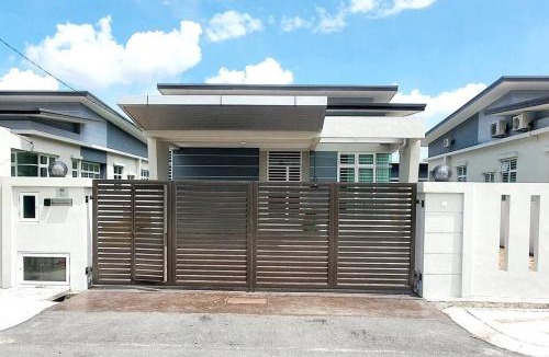 Taman Impian House | JOVIAL SingleStorey Bungalow 4Room10Pax `Alma