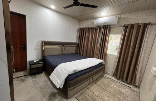 Hauz Khas Village House | Jungle House 1 -71 BNB