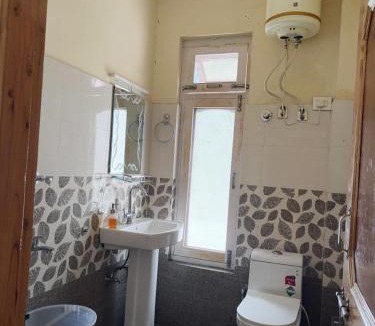 Keylong House | K C Guest House