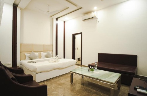 Guna Hotel | K2 Highway Treat & Resort Unit of Lyzon