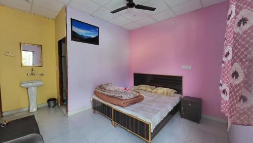 Narainkoti Cabin | Kaafal tree cottage and restaurant