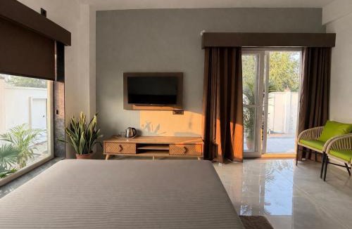 Varanasi Villa | Kaashi Flora Whitehouse-9BHK