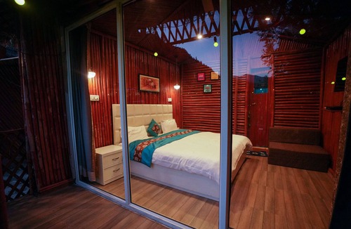 Kandaghat Hotel | Kainaat A Riverside Homestay