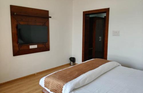 Tehri Hotel | Kamal Residency By UK SEASON Kanatal