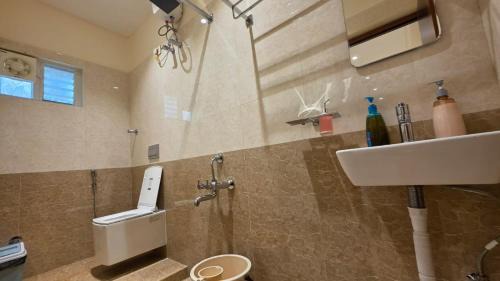 Enathur Hotel | Kanchi Crown Residency