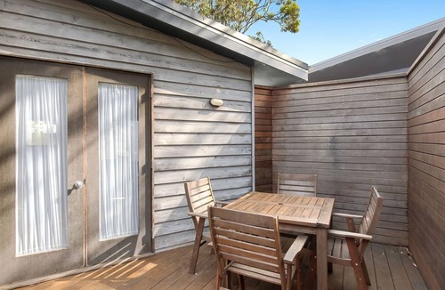 Emerald Beach House | Kangarilla - close walk to Emerald Beach shops and beach