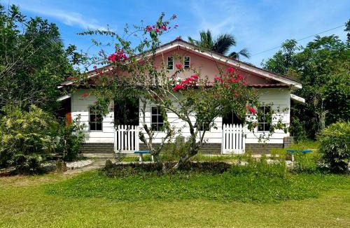 Kampung Kedawang House | Kapal Terbang Guest House Langkawi