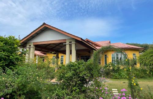 Kampung Kedawang House | Kapal Terbang Guest House Langkawi