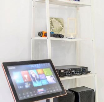 Kampung Kerinchi Apartment | Karaoke Party Penthouse at KL Gateway by Cobnb