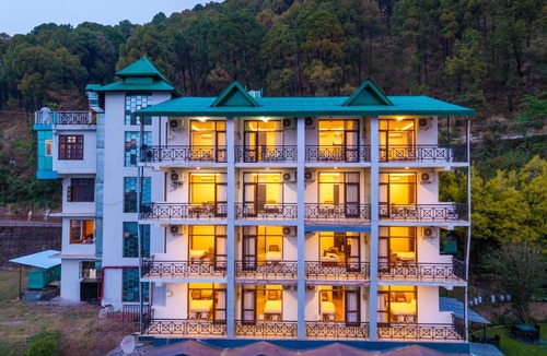 Dharamshala Hotel | Karnika Resort by White Panda Hotels