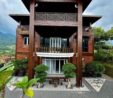Bentong Villa | KASTURI by D Manggis Infinity Pool Villa, Mount Nuang View Janda Baik
