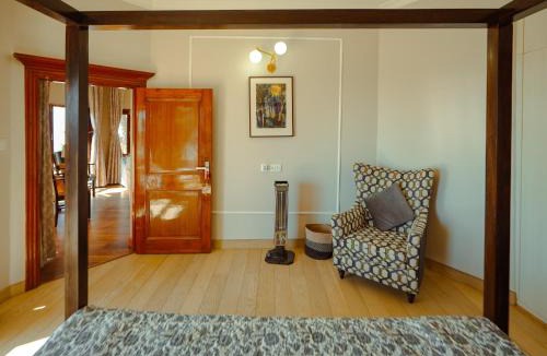 Barog Villa | Kb's, Luxury Mountain Villa, Sunset View, Near Kasauli