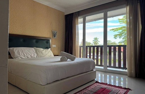Parit Raja Hotel | Kesuma Villa Exclusive Stay Near UTHM Batu Pahat