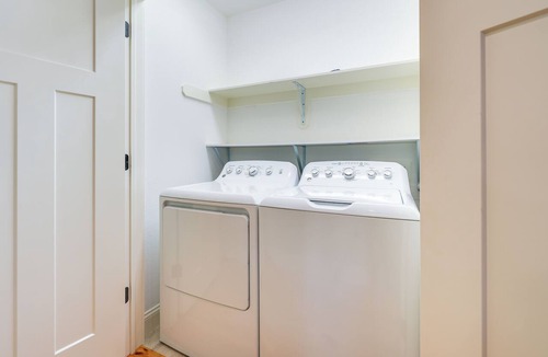 Colington House | Kill Devil Hills Retreat w/Gas Grill & Deck!