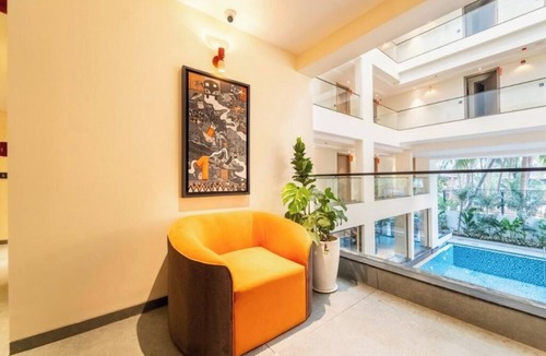 Nagoa Hotel | King Room with Garden View