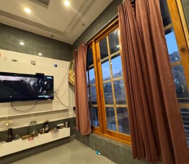 Pilerne Industrial Estates Apartment | kingsgate