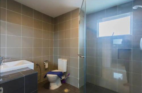 Tanjung Aru Apartment | KK studio B 2 Queen Bed and Netflix