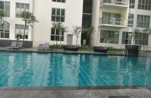 Chow Kit House | KL Skyline Hostel and rooftop terrace Infinity Sky Pool